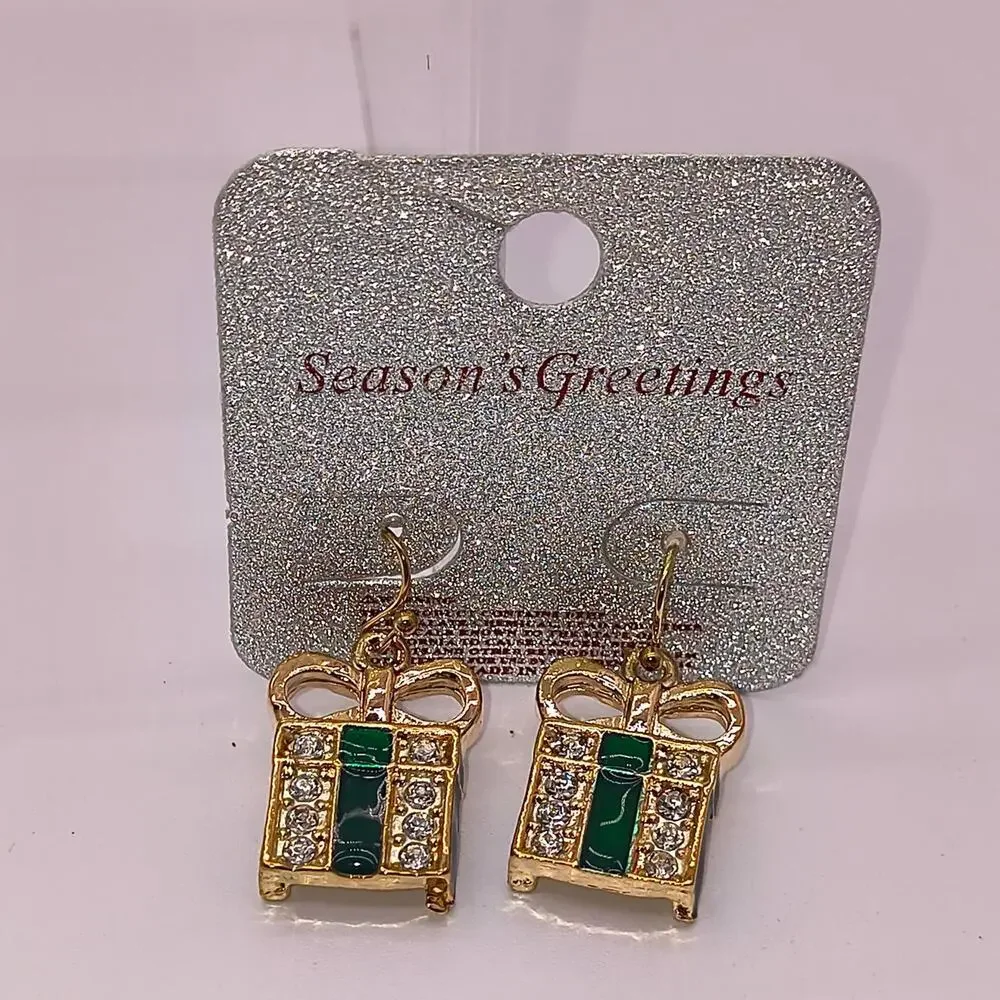 C 9 green and gold gift